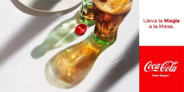 Coca-Cola llena de magia los momentos compartidos alrededor de una mesa
