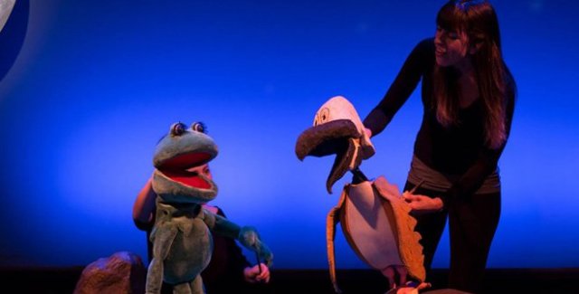 «Una rana en el mar», pieza teatral para bebés y niños sobre el mundo marino