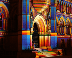 San Jerónimo el Real se ilumina con un gran espectáculo de color