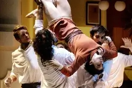 “Entre perros y lobas”, de Cirque Le Roux