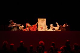 «Operetta»: teatro y ópera a capela con mucho humor para toda la familia