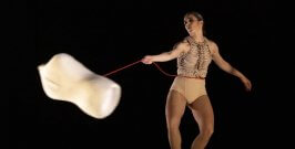 Ave de plata, el nuevo viaje escénico de Sara Jiménez