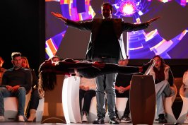 Hipnonautas, el emocionante espectáculo de hipnosis de Jorge Astyaro