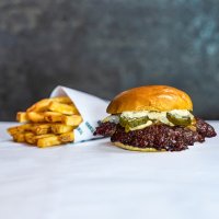 Frankie Burgers se renueva en su local de la calle Ponzano y se convierte en Frankie Smash.