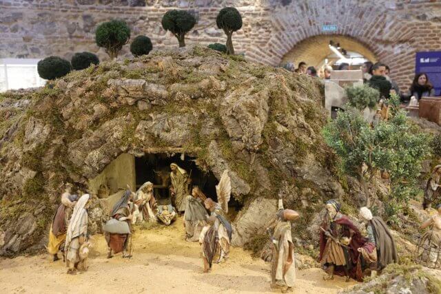 Más de 160 figuras únicas en el belén monumental siciliano de la colección Basanta-Martín