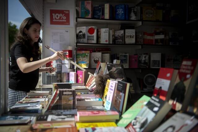 La Feria del Libro de Madrid 2026: Guía completa para no perderse nada