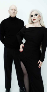 Foto de los componentes del grupo Fangoria, Nacho Canut y Alaska