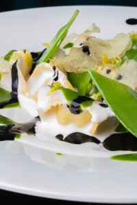 Foto de Raviolo, pil pil, bacalao de Gianna Ristorante