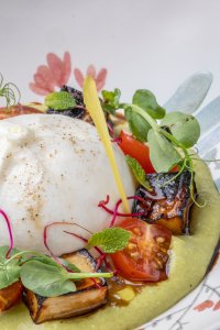 Foto de la burrata italo-thai de Gianna Ristorante