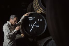 Foto bodega whisky Carlos I de Osborne