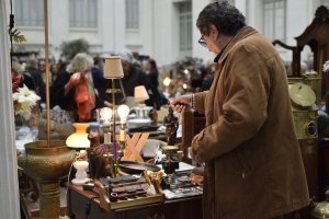 Foto de ambiente del Rastrillo Nuevo Futuro 4