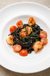 Foto de una pasta negra de El Rincón de Vespok